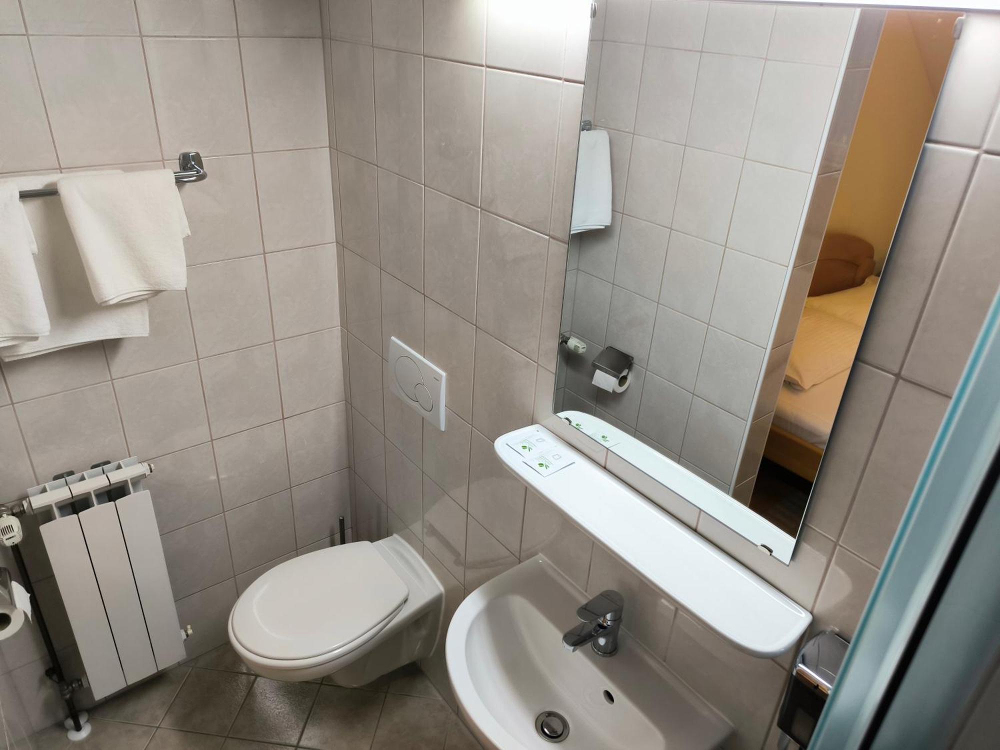 B&B Gurman Сесвете Екстериор снимка