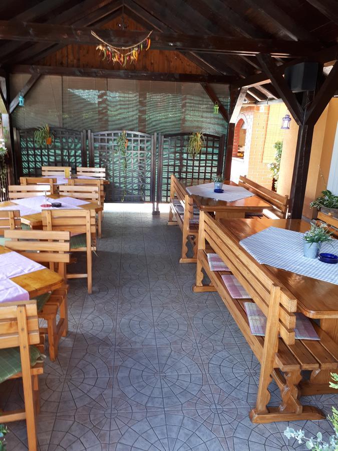 B&B Gurman Сесвете Екстериор снимка